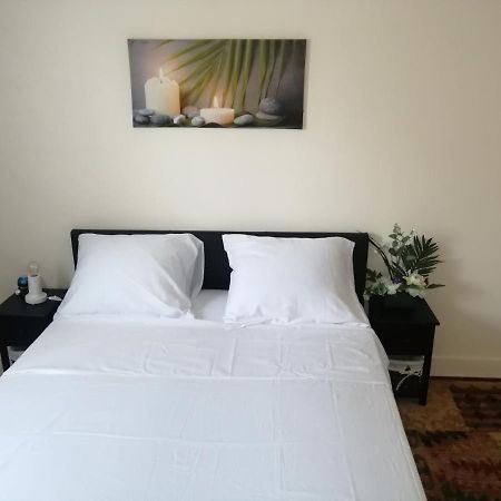 Chambre Dans Appartement A 尼奥尔 外观 照片