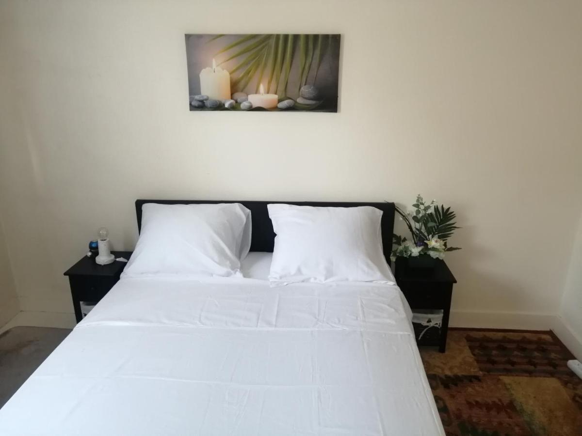Chambre Dans Appartement A 尼奥尔 外观 照片