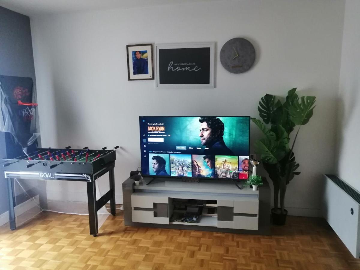 Chambre Dans Appartement A 尼奥尔 外观 照片