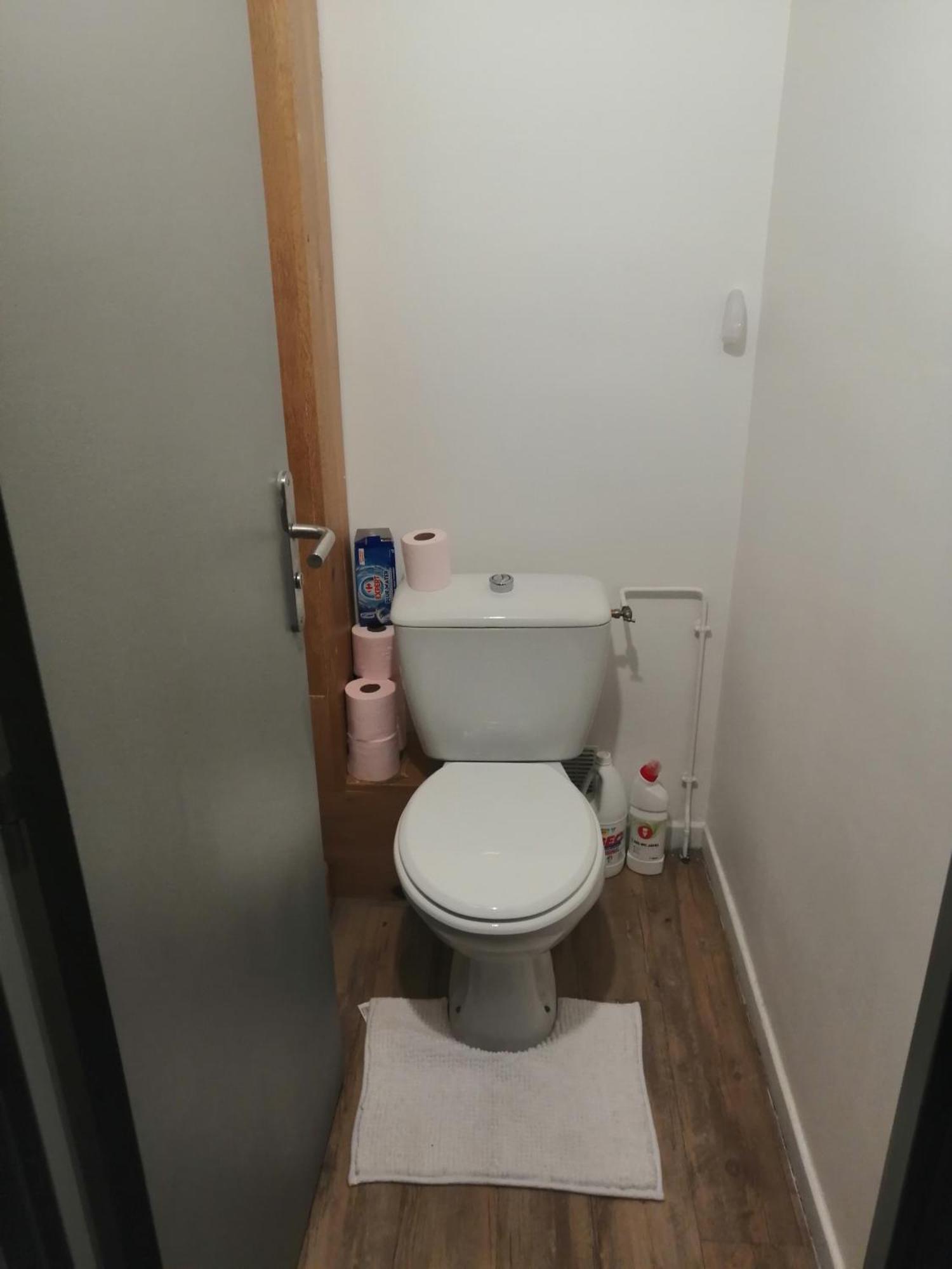 Chambre Dans Appartement A 尼奥尔 外观 照片